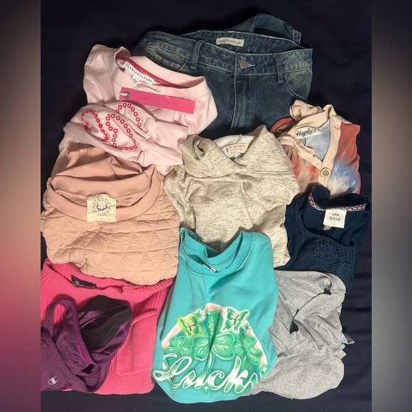 various Tops - Women’s size Large 10 item Bundle